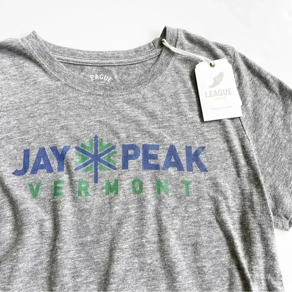 Jay Peak Vermont Ski Resort Women’s Short Sleeve Tshirt NWT L - Picture 2 of 4